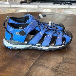 Keen Newport H2 Sandals, Kids Size 5